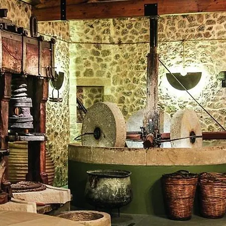 Eleas Gi Villa *